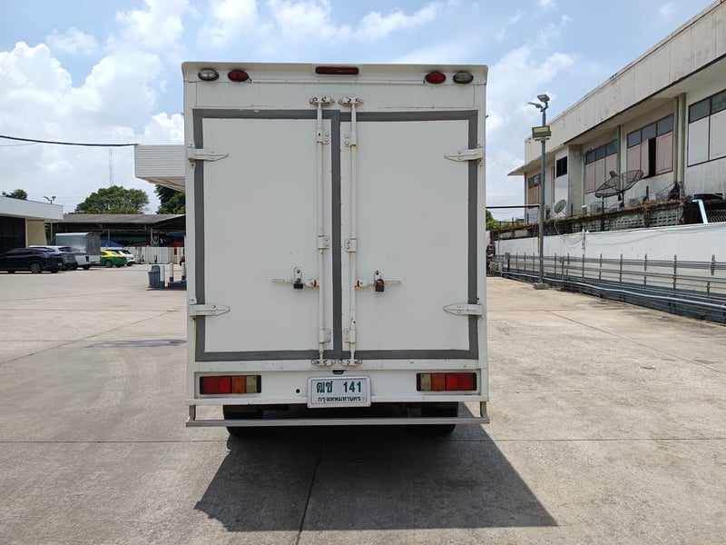 TOYOTA วีโก้ 125แรงม้า รถบรรทุก 4ล้อ ตู้แห้ง ปี2011 เลขไมล์ 210,000 กม.