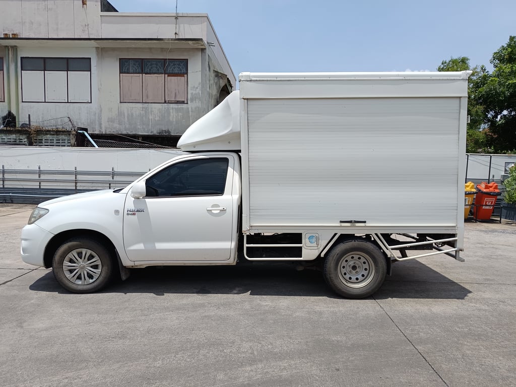 TOYOTA วีโก้ 125แรงม้า รถบรรทุก 4ล้อ ตู้แห้ง ปี2011 เลขไมล์ 210,000 กม. TOYOTA วีโก้ 125แรงม้า รถบรรทุก 4ล้อ ตู้แห้ง ปี2011 เลขไมล์ 210,000 กม.
