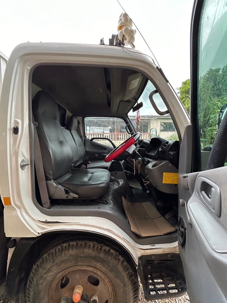 HINO 150 แรง ดั๊ม3คิว สภาพดี ปี56 HINO 150 แรง ดั๊ม3คิว สภาพดี ปี56