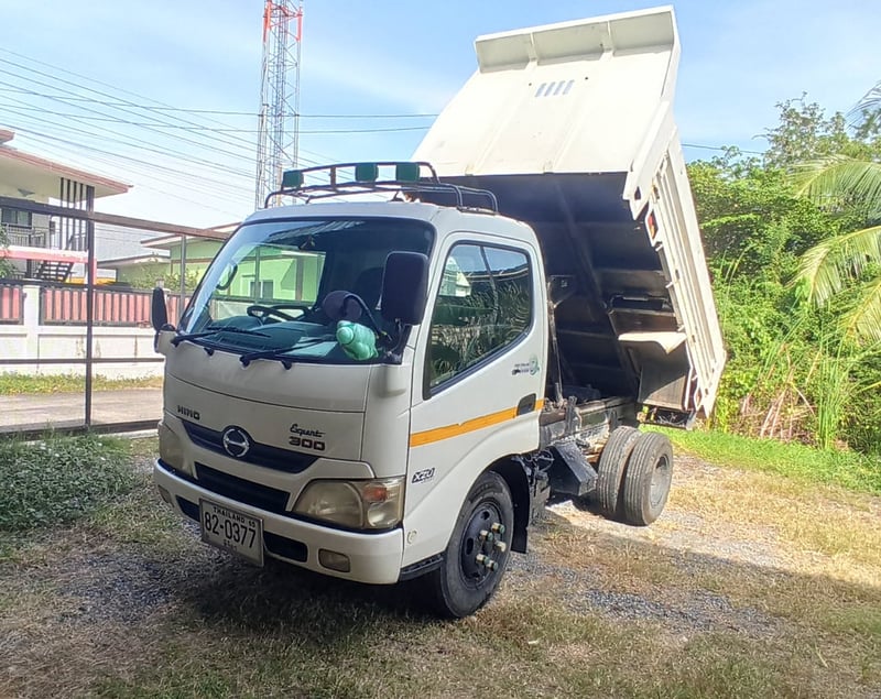 HINO 150 แรง  ปี 55 ไมล์น้อย เครดิตดีจัดได้เต็ม 