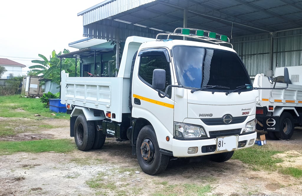 HINO XZU 150แรงม้า รถบรรทุก 6ล้อ ดั้มพ์ ปี2022 เลขไมล์ 80,000 กม. HINO XZU 150แรงม้า รถบรรทุก 6ล้อ ดั้มพ์ ปี2022 เลขไมล์ 80,000 กม.