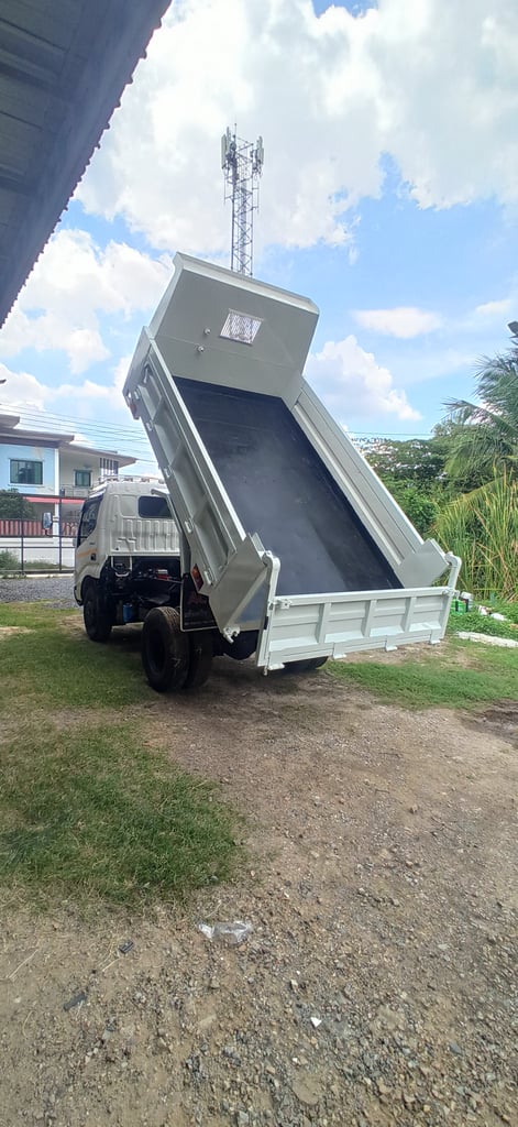 HINO XZU 150แรงม้า รถบรรทุก 6ล้อ ดั้มพ์ ปี2022 เลขไมล์ 80,000 กม. HINO XZU 150แรงม้า รถบรรทุก 6ล้อ ดั้มพ์ ปี2022 เลขไมล์ 80,000 กม.