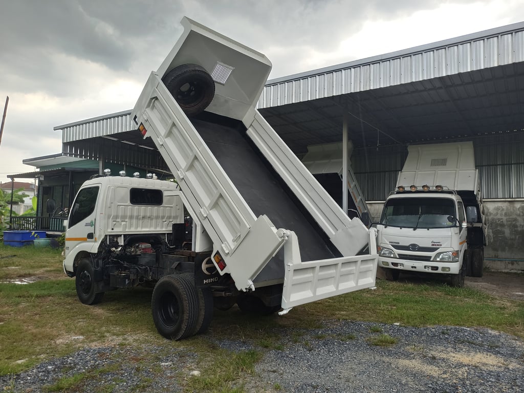 HINO 150 แรง ดั๊ม3คิว สภาพดี ปี56 HINO 150 แรง ดั๊ม3คิว สภาพดี ปี56
