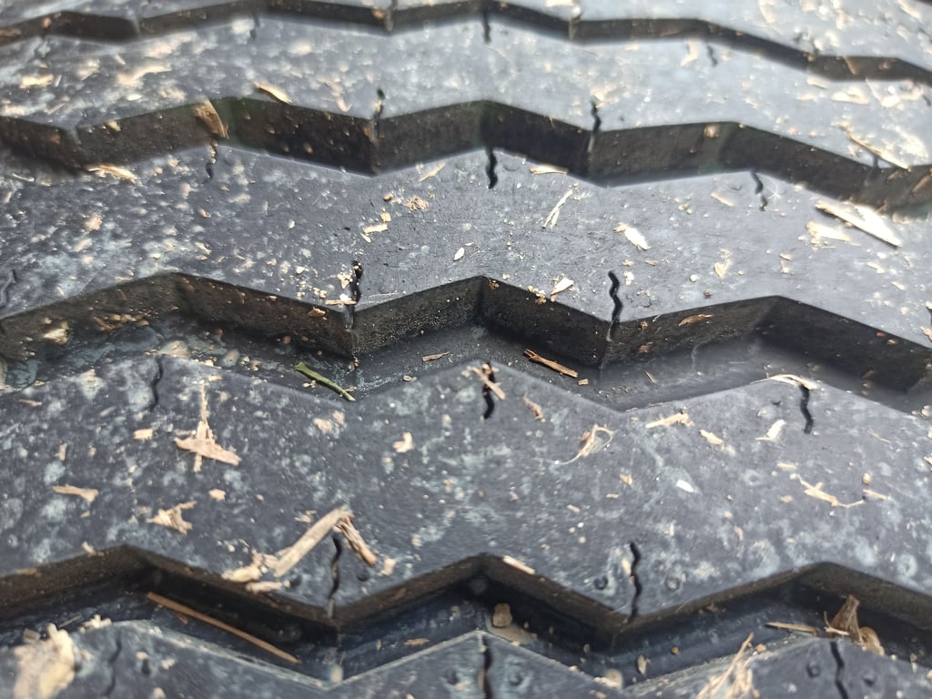 HINO XZU 150แรงม้า รถบรรทุก 6ล้อ ดั้มพ์ ปี2022 เลขไมล์ 80,000 กม. HINO XZU 150แรงม้า รถบรรทุก 6ล้อ ดั้มพ์ ปี2022 เลขไมล์ 80,000 กม.