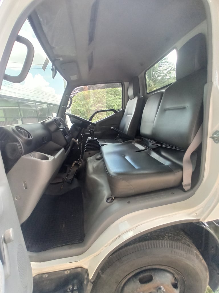 HINO XZU 150แรงม้า รถบรรทุก 6ล้อ ดั้มพ์ ปี2022 เลขไมล์ 80,000 กม. HINO XZU 150แรงม้า รถบรรทุก 6ล้อ ดั้มพ์ ปี2022 เลขไมล์ 80,000 กม.