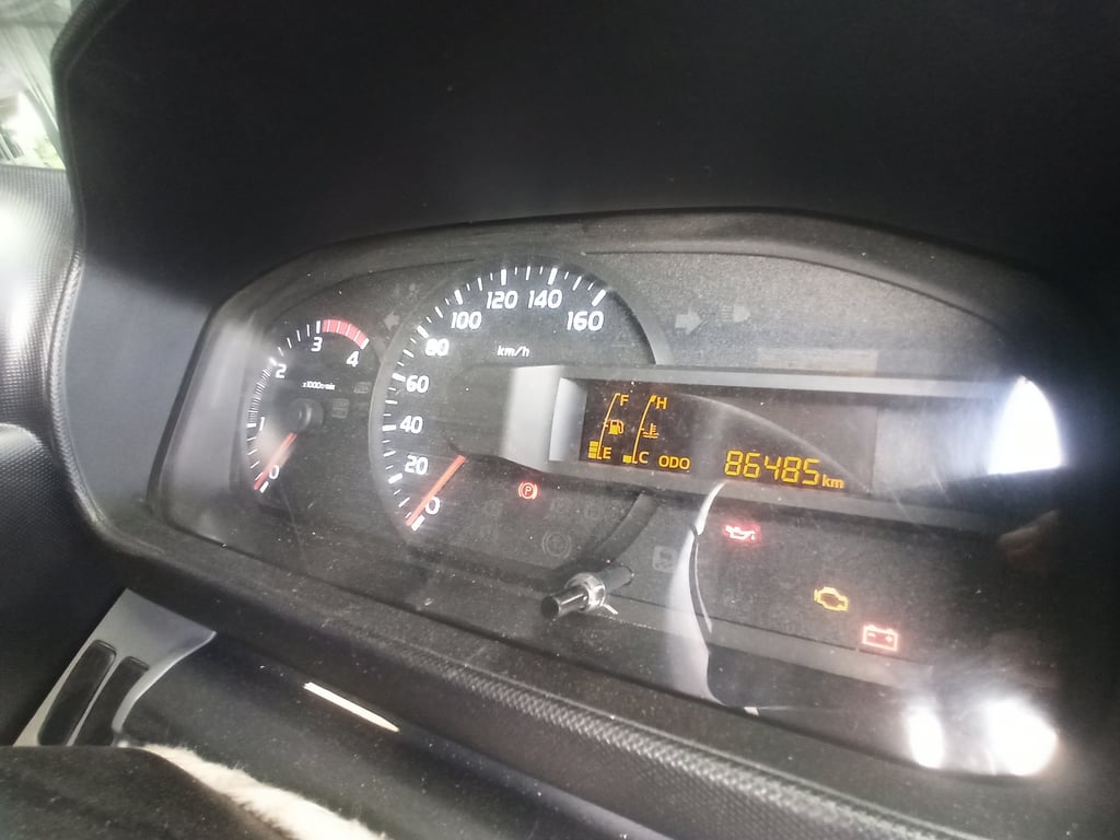 HINO XZU 150แรงม้า รถบรรทุก 6ล้อ ดั้มพ์ ปี2022 เลขไมล์ 80,000 กม. HINO XZU 150แรงม้า รถบรรทุก 6ล้อ ดั้มพ์ ปี2022 เลขไมล์ 80,000 กม.