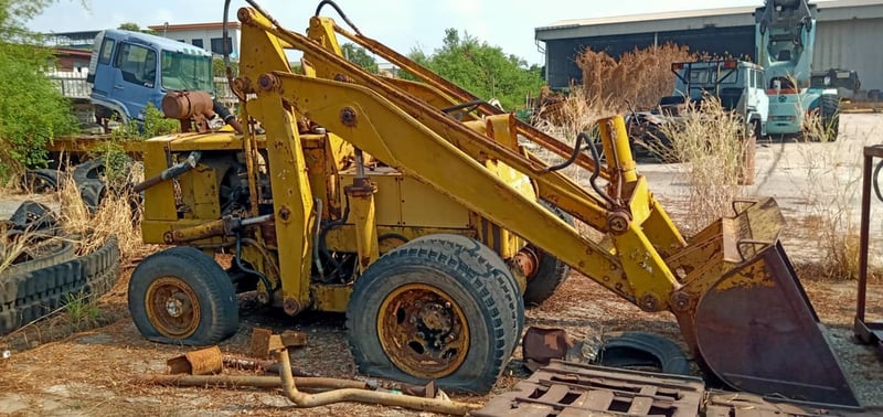 รถตัก KOMATSU รุ่น SD 20  แยกอะไหล่หรือขายทั้งคัน 