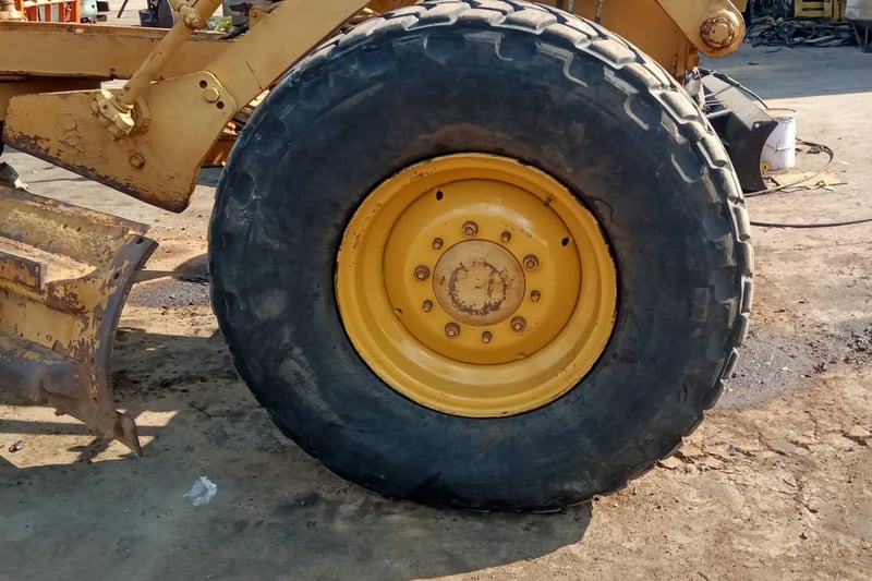 รถเกรด CAT 140 G ซีเรียล 72V 17XX