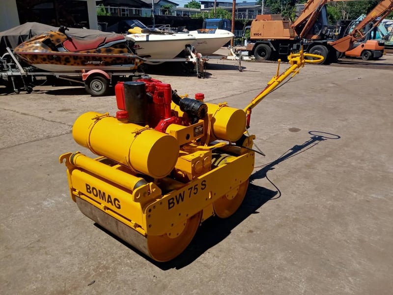 รถบดเดินตาม BOMAG รุ่น BW 75 S มือสองญี่ปุ่น ขนาด 1 ตัน รถบดเดินตาม BOMAG รุ่น BW 75 S มือสองญี่ปุ่น ขนาด 1 ตัน
