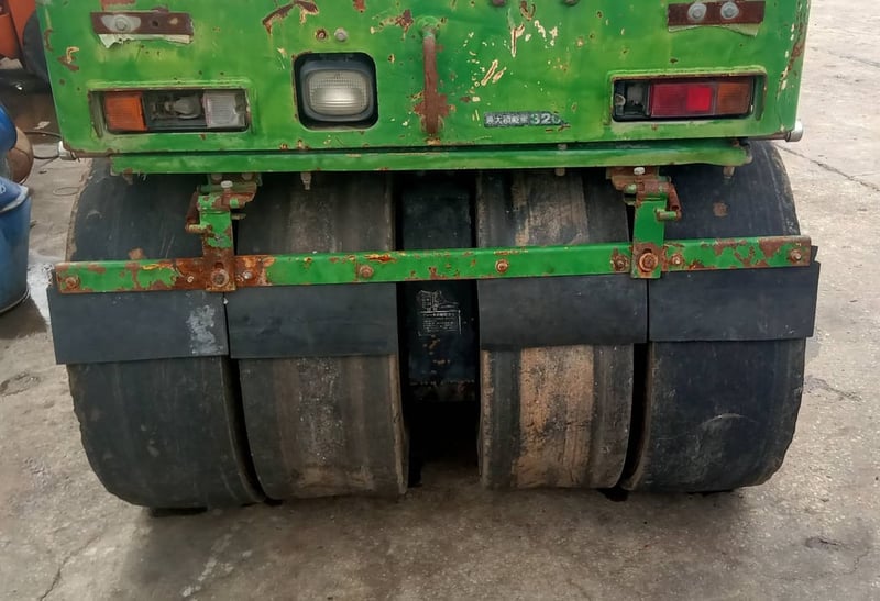 รถบด SAKAI   TW 500 W   ขนาด 5 ตัน  รถบดสั่นสะเทือน ล้อหน้าเหล็ห ล้อหลังยาง เอวออน่   ครื่อง อีซูซุ  4 ส