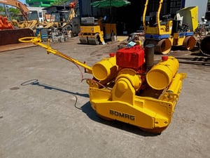 รถบดเดินตาม BOMAG รุ่น BW 75 S มือสองญี่ปุ่น ขนาด 1 ตัน รถบดเดินตาม BOMAG รุ่น BW 75 S มือสองญี่ปุ่น ขนาด 1 ตัน