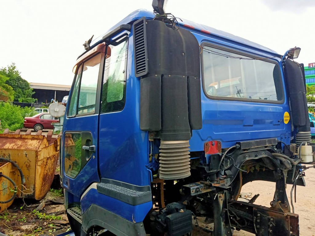 หัวเก๋ง NISSAN  CW542G รถบรรทุก หัวลาก 10ล้อ หัวลาก เฉพาะหัว ปี2025 หัวเก๋ง NISSAN  CW542G รถบรรทุก หัวลาก 10ล้อ หัวลาก เฉพาะหัว ปี2025