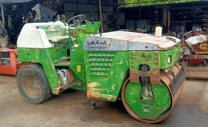 รถบด SAKAI   TW 500 W   ขนาด 5 ตัน  รถบดสั่นสะเทือน ล้อหน้าเหล็ห ล้อหลังยาง เอวออน่   ครื่อง อีซูซุ  4 ส
