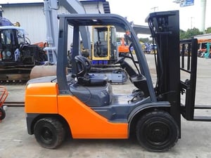 ขายถูก TOYOTA 62-8FD30  น้ำหนักยก 3 ตัน เสายกสูง 6 เมตร 3