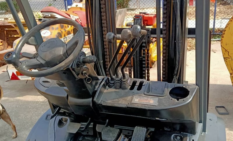 ขายถูก TOYOTA 62-8FD30  น้ำหนักยก 3 ตัน เสายกสูง 6 เมตร 3