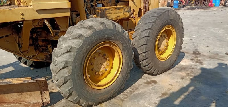 รถเกรด CAT 140 G ซีเรียล 72V 17XX