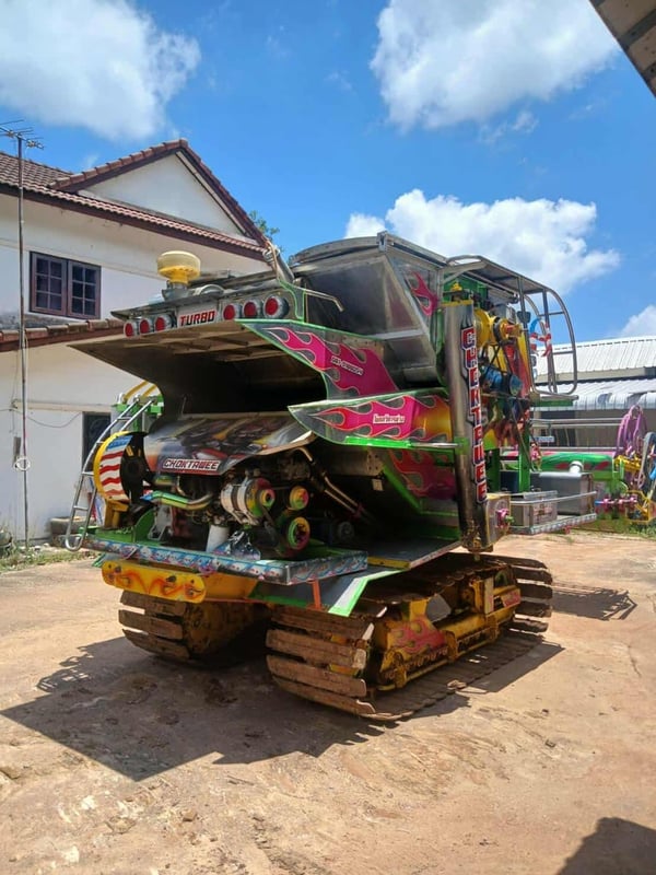 ขายรถเกี่ยวข้าวใหญแบนไทย