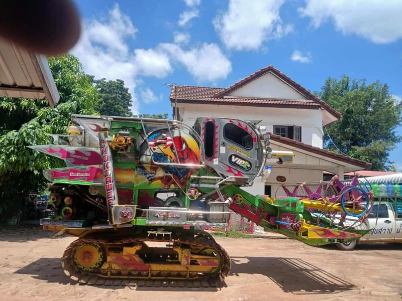 ขายรถเกี่ยวข้าวใหญแบนไทย