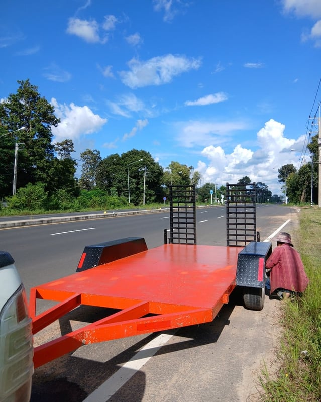 ขายรถลากพ่วงขนย้ายรถเกี่ยวข้าวdc6870ขนย้ายรถแบล็คโฮเล็ก3.5ตัน