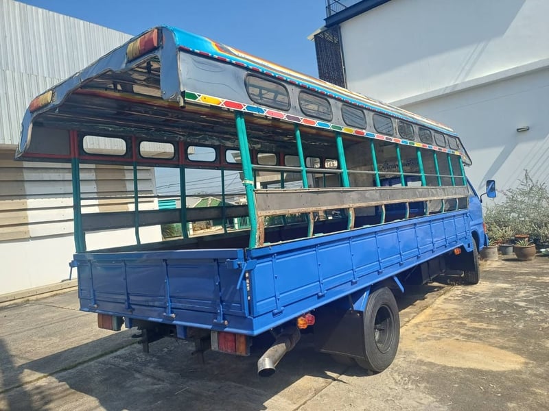 ISUZU KS32 รถบรรทุก 6ล้อ สองแถว ราคาถูก