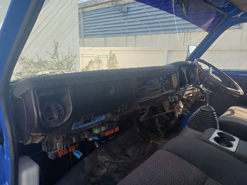 ISUZU KS32 รถบรรทุก 6ล้อ สองแถว ราคาถูก