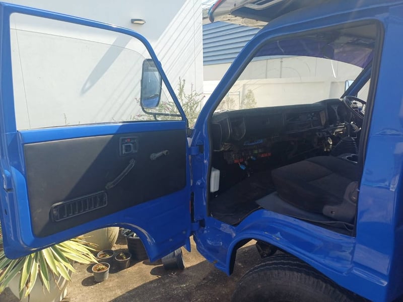 ISUZU KS32 รถบรรทุก 6ล้อ สองแถว ราคาถูก