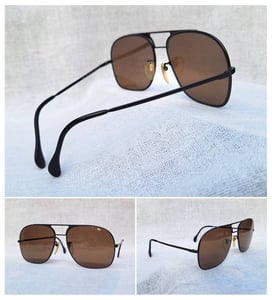 โคตรแว่นตาเยอรมันตะวันตกและเลนส์กระจกคริสตัลพระเจ้า คาร์ล ไซส์ เยนา–CARL ZEISS JENA ที่ได้รับยกย่องว่าดีที่สุดตลอดกาลของชนชาติเยอรมัน โมเดลสี่เหลี่ยมนักบิน–สิงห์ดำ ตัวแท้ เก่าเก็บทศวรรษ 1970 โคตรเลนส์กระจกพระเจ้า CARL ZEISS JENA สีน้ำตาล–สว่าง ป้องกัน UV100% น.น.37g ขนาดมาตรฐาน 140mm โคตรแว่นตาเยอรมันตะวันตกและเลนส์กระจกคริสตัลพระเจ้า คาร์ล ไซส์ เยนา–CARL ZEISS JENA ที่ได้รับยกย่องว่าดีที่สุดตลอดกาลของชนชาติเยอรมัน โมเดลสี่เหลี่ยมนักบิน–สิงห์ดำ ตัวแท้ เก่าเก็บทศวรรษ 1970 โคตรเลนส์กระจกพระเจ้า CARL ZEISS JENA สีน้ำตาล–สว่าง ป้องกัน UV100% น.น.37g ขนาดมาตรฐาน 140mm