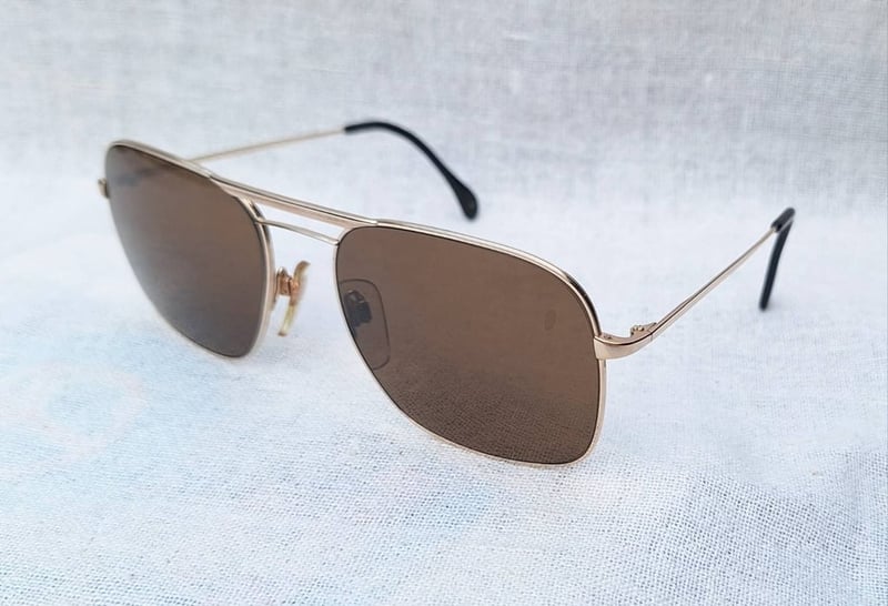 โคตรแว่นตาเก่าแก่ลำดับ 2 ของเยอรมนี เมทซเลอร์ METZLER–ZEISS ตัวแท้ มือหนึ่ง สต็อกเก่าทศวรรษ 1970 โมเดลคลาสสิก–สี่เหลี่ยม–นักบิน–ใหญ่ โคตรเลนส์กระจกคริสตัลพระเจ้า CARL ZEISS JENA ที่ได้รับยกย่องว่าดีที่สุดตลอดกาลของชนชาติเยอรมัน น.น.37g ขนาดมาตรฐาน–โอเวอร์ไซซ์ 150mm อุ๊ต๊ะ.. เต็มหน้าเต็มตาดีจริง ๆ โคตรแว่นตาเก่าแก่ลำดับ 2 ของเยอรมนี เมทซเลอร์ METZLER–ZEISS ตัวแท้ มือหนึ่ง สต็อกเก่าทศวรรษ 1970 โมเดลคลาสสิก–สี่เหลี่ยม–นักบิน–ใหญ่ โคตรเลนส์กระจกคริสตัลพระเจ้า CARL ZEISS JENA ที่ได้รับยกย่องว่าดีที่สุดตลอดกาลของชนชาติเยอรมัน น.น.37g ขนาดมาตรฐาน–โอเวอร์ไซซ์ 150mm อุ๊ต๊ะ.. เต็มหน้าเต็มตาดีจริง ๆ