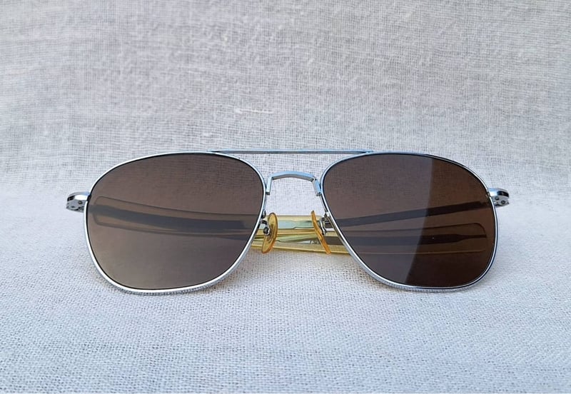 1 ใน 4 โคตรแว่นตาอเมริกันเสืออากาศทศวรรษ 1970s ยุคสงครามเวียดนาม คอมมานด์–เอโอ COMMAND–AO ตัวแท้ สภาพดีงาม วินเทจใช้งานถนอม  โคตรเลนส์กระจกคริสตัลพระเจ้าอันล้ำค่า คาร์ล ไซส์ เยนา–CARL ZEISS JENA ที่ได้รับยกย่องว่าดีที่สุดตลอดกาลของชนชาติเยอรมัน น.น.38g ขนาดมาตรฐาน–ใหญ่ 147mm สวมใส่ได้ทุกขนาดใบหน้า