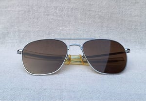 1 ใน 4 โคตรแว่นตาอเมริกันเสืออากาศทศวรรษ 1970s ยุคสงครามเวียดนาม คอมมานด์–เอโอ COMMAND–AO ตัวแท้ สภาพดีงาม วินเทจใช้งานถนอม  โคตรเลนส์กระจกคริสตัลพระเจ้าอันล้ำค่า คาร์ล ไซส์ เยนา–CARL ZEISS JENA ที่ได้รับยกย่องว่าดีที่สุดตลอดกาลของชนชาติเยอรมัน น.น.38g ขนาดมาตรฐาน–ใหญ่ 147mm สวมใส่ได้ทุกขนาดใบหน้า