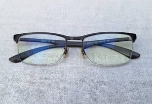 แว่นตา เรย์-แบน แสนสะท้าน อิตาลี ตัวแท้ RAY–BAN ITALY ราคานักศึกษา ป.โท สภาพเทพ ใช้งานสุดทนุถนอม เลนส์บลูโพรเทค มัลติโค้ท คุณภาพสูง ค่าสายตา +225 ป้องกันแสงสีฟ้าที่อันตรายจากคอมพิวเตอร์ทุกชนิด น.น.24g ขนาดมาตรฐาน–Standard One Size 142mm ผลิตไซซ์เดียว สวมใส่ได้ทุกขนาดใบหน้า แว่นตา เรย์-แบน แสนสะท้าน อิตาลี ตัวแท้ RAY–BAN ITALY ราคานักศึกษา ป.โท สภาพเทพ ใช้งานสุดทนุถนอม เลนส์บลูโพรเทค มัลติโค้ท คุณภาพสูง ค่าสายตา +225 ป้องกันแสงสีฟ้าที่อันตรายจากคอมพิวเตอร์ทุกชนิด น.น.24g ขนาดมาตรฐาน–Standard One Size 142mm ผลิตไซซ์เดียว สวมใส่ได้ทุกขนาดใบหน้า