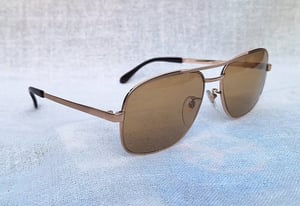 แว่นตาปัญญาชนอังกฤษในตำนานศตวรรษที่ 20 อ็อกซ์ฟอร์ด–OXFORD ตัวแท้ มือหนึ่ง สต็อกเก่าทศวรรษ 1980 กรอบทองคำแท้–หุ้ม 14K GF ล้ำค่า โอ พระเจ้า สัดส่วนทองคำบริสุทธิ์ 58.33% โคตรเลนส์กระจกอิตาเลียนวินเทจ ซาฟิโร–SAFILO สีน้ำตาล–ตอร์ติญ่า หายาก มองเห็นดวงตา น.น.38g ขนาดมาตรฐานโมเดลนี้ 138mm สวมใส่สบาย ๆ