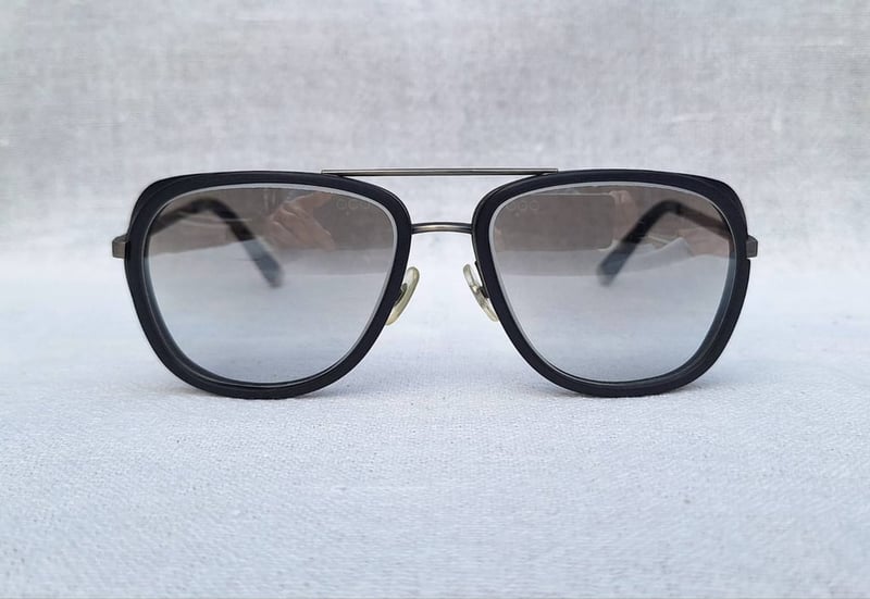 1 ในโคตรแว่นตาแฮนด์คราฟท์ที่ดีที่สุดของญี่ปุ่น มัตสึดะ–MATSUDA รุ่น M3023 ตัวประวัติศาสตร์ สวมใส่โดย โรเบิร์ต ดาวนีย์ จูเนียร์ ในอภิมหาภาพยนตร์อเมริกันซุปเปอร์ฮีโร่ IRON MAN ภาค 3 กรอบไทเทเนียมบริสุทธิ์สีเงินโบราณ–แกะลาย โล่กำบัง–อะซีเทต–อนุพันธุ์เส้นใยฝ้าย เลนส์กระจกคริสตัล UNION COLOR ขนาด 142mm