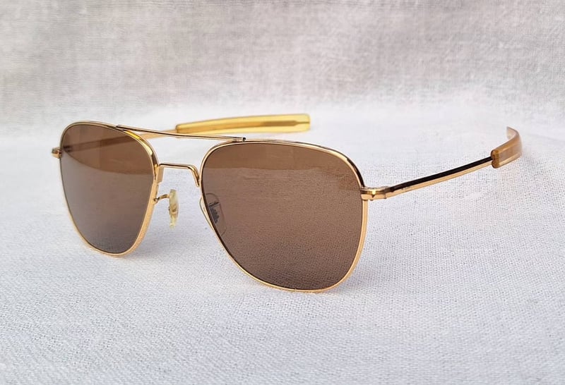 1 ใน 4 โคตรแว่นตาอเมริกันเสืออากาศยุคสงครามเวียดนาม คอมมานด์–COMMAND ตัวแท้ สภาพดีงาม วินเทจทศวรรษ 1970 ใช้งานทนุถนอม 23KGP อะร้าอร่ามสุดๆ โคตรเลนส์กระจกคริสตัลพระเจ้าล้ำค่า CARL ZEISS JENA ที่ได้รับยกย่องว่าดีที่สุดตลอดกาลของชนชาติเยอรมัน ขนาดมาตรฐาน–ใหญ่ 147mm สวมใส่ได้ทุกขนาดใบหน้า