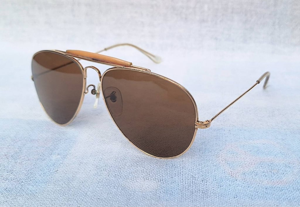 1 ในโคตรแว่นตาเก่าแก่และดีที่สุดของฝรั่งเศส ราคานักศึกษา ป.โท โมเรล–MOREL ทศวรรษ1970 ตัวแท้ สภาพวินเทจใช้งานถนอม กรอบทองคำแท้–หุ้ม 14KGF สัดส่วนทองคำบริสุทธ์58.33% โมเดลนักบิน–แมคอาร์เธอร์–เอาท์ดอร์สแมน โคตรเลนส์กระจกพระเจ้า คาร์ล ไซส์ เยนา ที่ได้รับยกย่องว่าดีที่สุดตลอดกาลของชนชาติเยอรมัน ขนาด138mm 1 ในโคตรแว่นตาเก่าแก่และดีที่สุดของฝรั่งเศส ราคานักศึกษา ป.โท โมเรล–MOREL ทศวรรษ1970 ตัวแท้ สภาพวินเทจใช้งานถนอม กรอบทองคำแท้–หุ้ม 14KGF สัดส่วนทองคำบริสุทธ์58.33% โมเดลนักบิน–แมคอาร์เธอร์–เอาท์ดอร์สแมน โคตรเลนส์กระจกพระเจ้า คาร์ล ไซส์ เยนา ที่ได้รับยกย่องว่าดีที่สุดตลอดกาลของชนชาติเยอรมัน ขนาด138mm