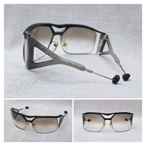 โคตรแว่นตาสตีมพังก์–สี่เหลี่ยม–นักบินใหญ่ ตัวประวัติศาสตร์ อะริสทริสต์–ARISTRIST AT9 รุ่นที่สวมใส่โดย มาซาฮิโระ โชโนะ แชมป์โลกมวยปล้ำเฮฟวี่เวทระดับตำนานชาวญี่ปุ่น อลังการงานเจแปนิสแฮนด์คราฟท์ยุค 90s เลนส์โพลีคาร์บอเนตกันแดด ป้องกัน UV100% ขนาดมาตรฐาน–โอเวอร์ไซซ์ 148mm อุ๊ต๊ะ เต็มหน้าเต็มตาดีจริง ๆ โคตรแว่นตาสตีมพังก์–สี่เหลี่ยม–นักบินใหญ่ ตัวประวัติศาสตร์ อะริสทริสต์–ARISTRIST AT9 รุ่นที่สวมใส่โดย มาซาฮิโระ โชโนะ แชมป์โลกมวยปล้ำเฮฟวี่เวทระดับตำนานชาวญี่ปุ่น อลังการงานเจแปนิสแฮนด์คราฟท์ยุค 90s เลนส์โพลีคาร์บอเนตกันแดด ป้องกัน UV100% ขนาดมาตรฐาน–โอเวอร์ไซซ์ 148mm อุ๊ต๊ะ เต็มหน้าเต็มตาดีจริง ๆ