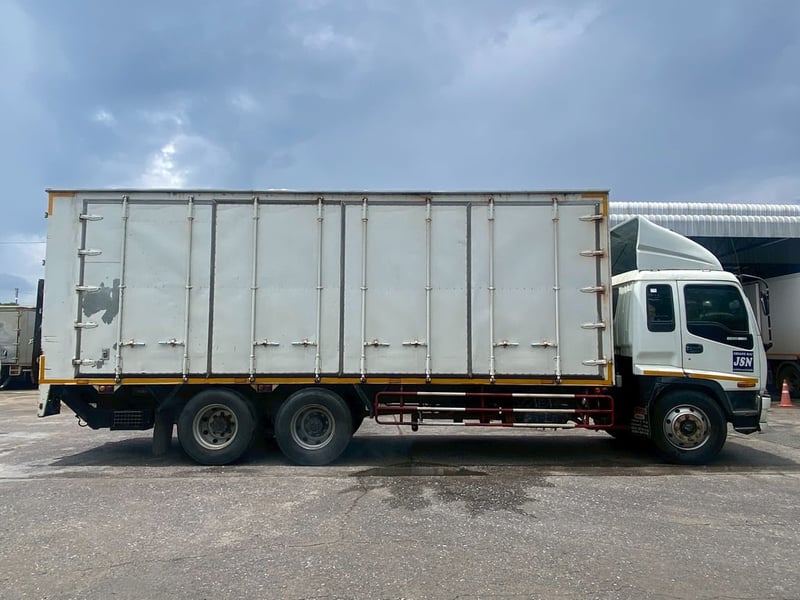 ISUZU FTR 220แรงม้า รถบรรทุก 10ล้อ ตู้แห้ง ISUZU FTR 220แรงม้า รถบรรทุก 10ล้อ ตู้แห้ง