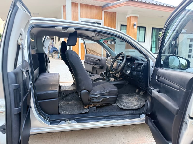 กระบะพร้อมใช้ราคาเบาเบา โตโยต้ารีโว่ 2.4 เจพลัส พร้อมลุย