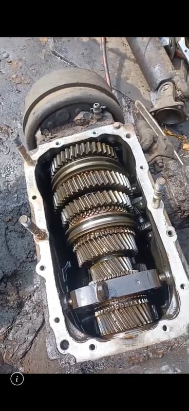 เกียร์ ISUZU NPR 120 แรงม้า ใส่เครื่อง 4HF1 มา 14000 บาท 
