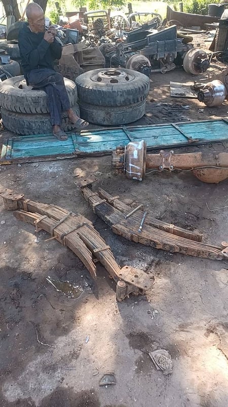 แหนบ ISUZU NPR เพลาF คู่ 6500 บาท 