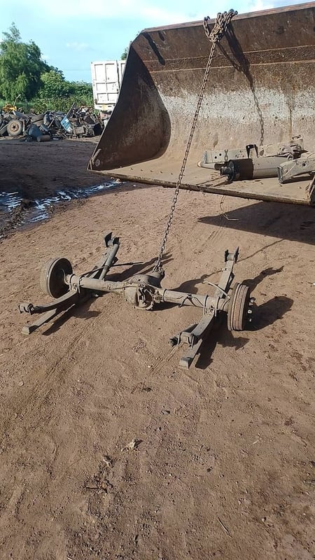 เพลาหลัง นิสสันฟอนเทียร์ 4800 บาท พร้อมแหนบ