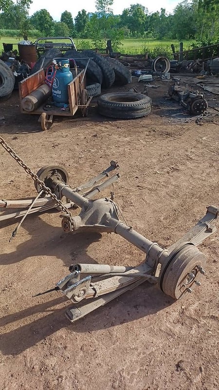 เพลาหลัง นิสสันฟอนเทียร์ 4800 บาท พร้อมแหนบ