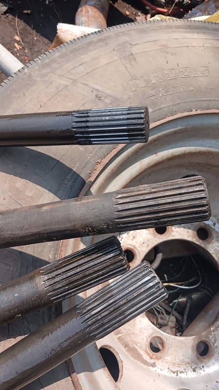 เพลาข้าง ISUZU NPR F เส้น3800 บาท พร้อมใช้งาน 