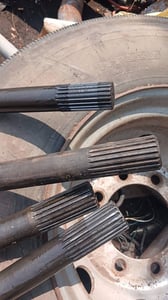 เพลาข้าง ISUZU NPR F เส้น3800 บาท พร้อมใช้งาน 