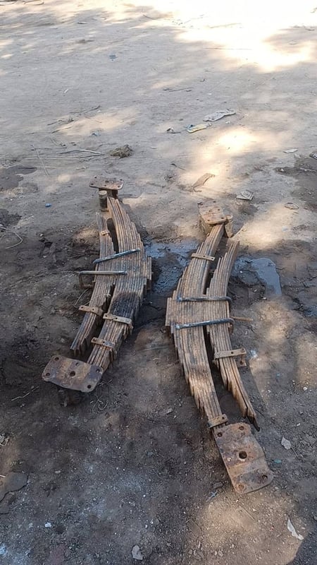 แหนบ ISUZU NPR เพลาF คู่ 6500 บาท 