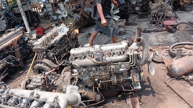 เครื่อง ISUZU 6BB1 145 แรงม้า เปลี่ยนปั้มดีเชล 6 BG1  32000 บาทพร้อมใช้งาน (แยกขายเครื่อง)