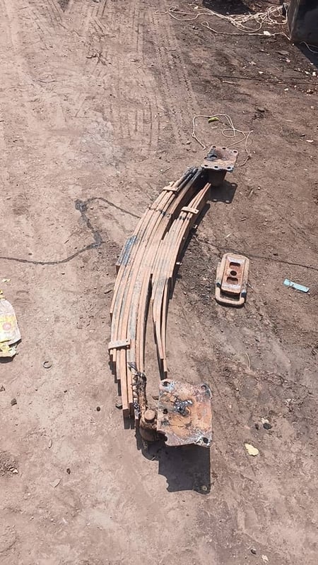 แหนบ1 คู่ 5800 บาท NPR115 เพลา F