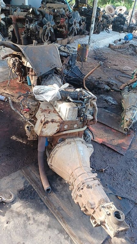 เครื่อง นิสสันฟอร์นเทีย TD27 19000 บาทพร้อมเกียร์ 