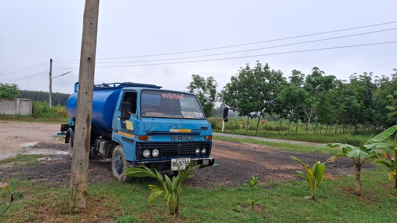 ขายรถหกล้อบรรทุกน้ำถัง6000ลิตร