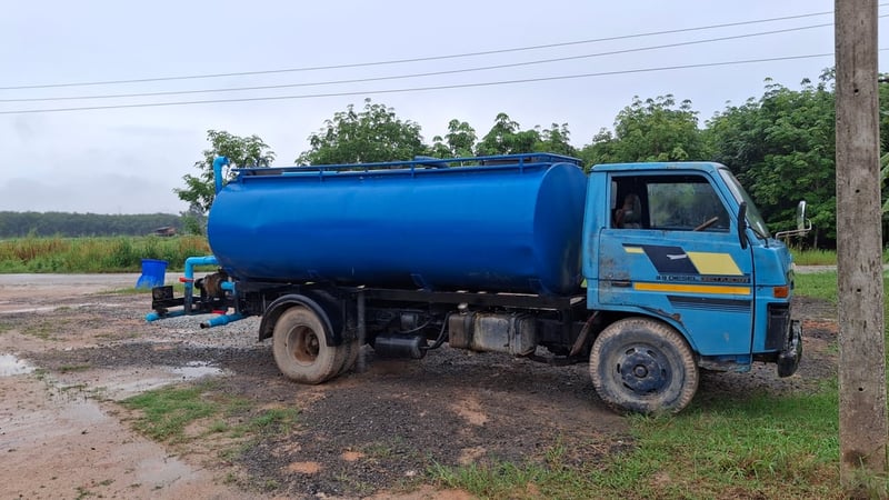 ขายรถหกล้อบรรทุกน้ำถัง6000ลิตร